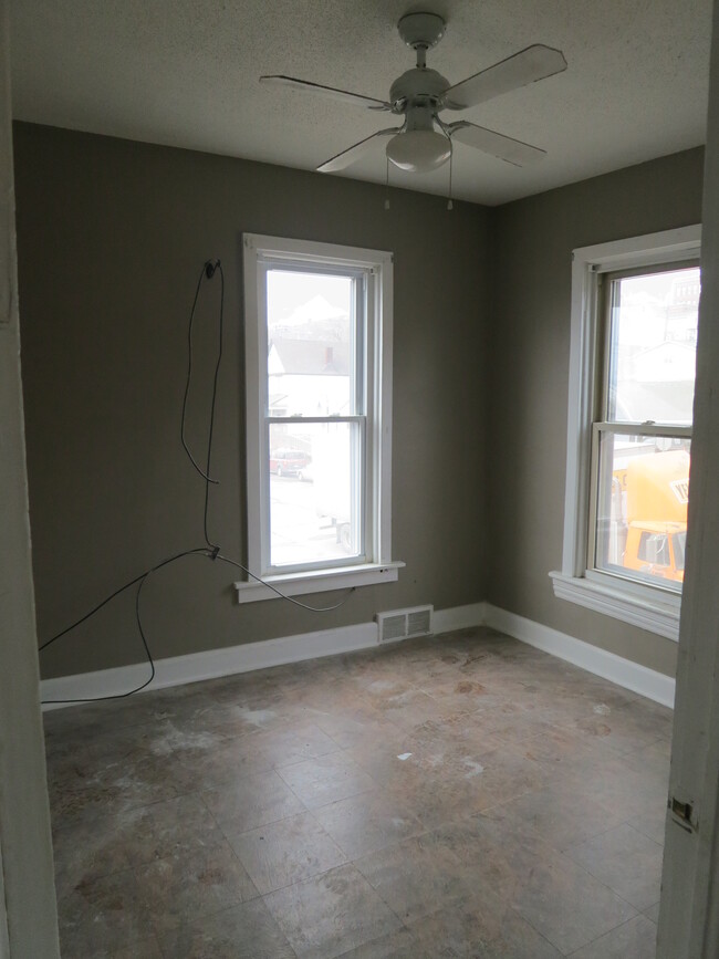 Office 202 1/2