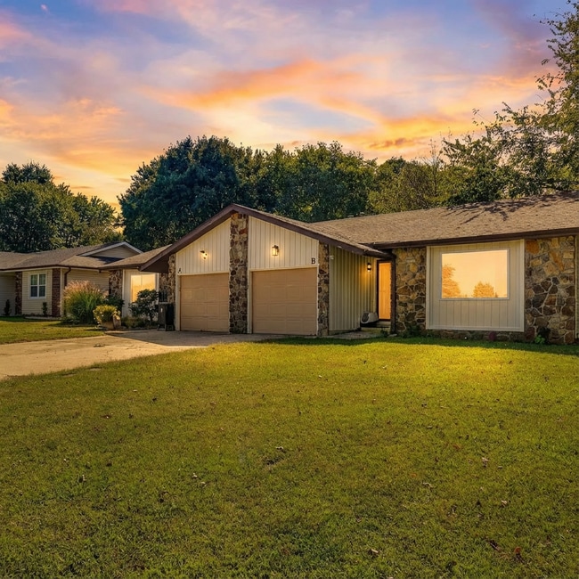 3016 W Roxbury St unit B, Springfield, MO 65807 - photo 2