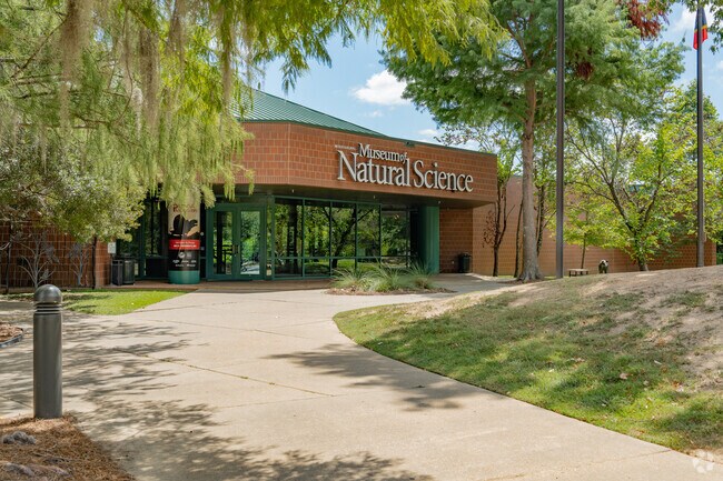 Just east of Belhaven is the Mississippi Museum of Natural Science.