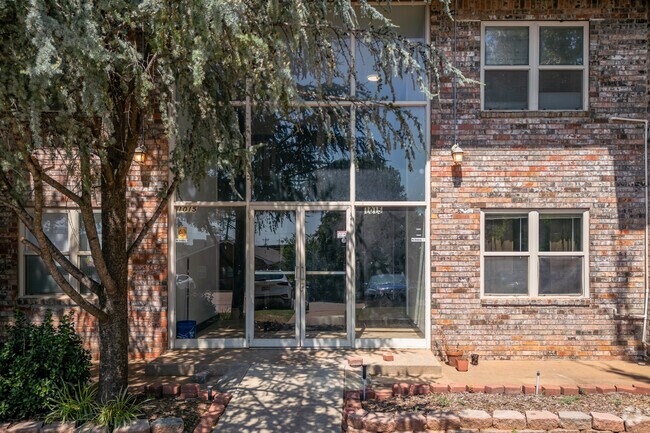 Ten15 at Hurd, Edmond, OK 73034 - photo 7