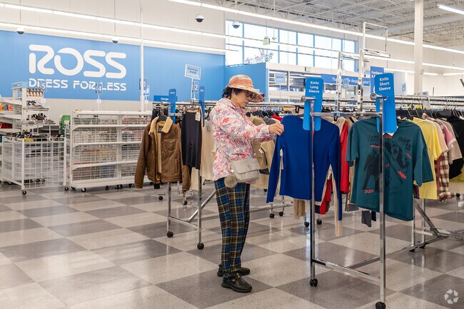 Lakepointe residents can shop at nearby Ross and other retail stores.