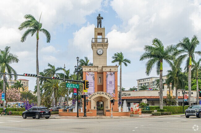 Royal Palm Place in Palm Beach Farms offer diverse dining experiences.