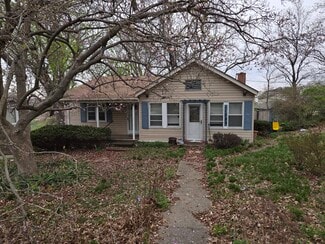 11324 E Park St, Sugar Creek, MO 64054