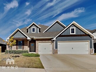 9205 NW 89th St, Yukon, OK 73099