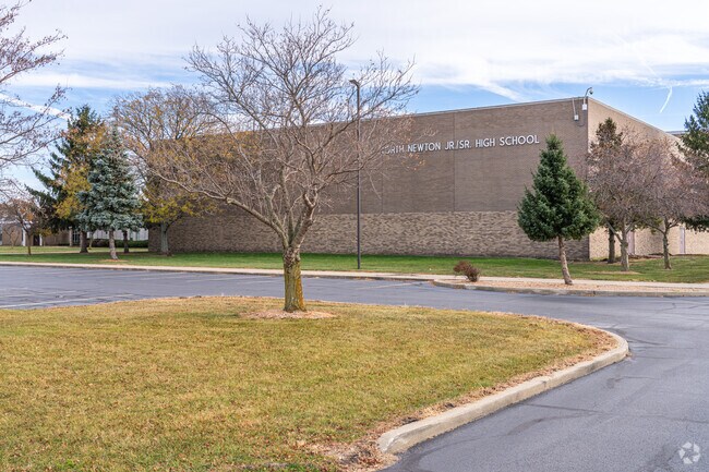 North Newton Junior-Senior High School has 499 students and serves grades 7-12.