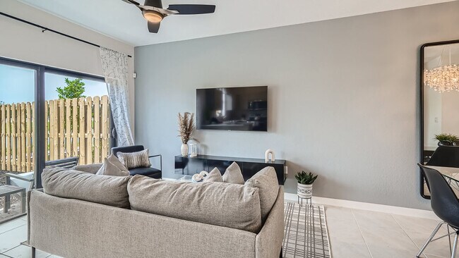 1539 NE 4th Ave, Florida City, FL 33034 - photo 4