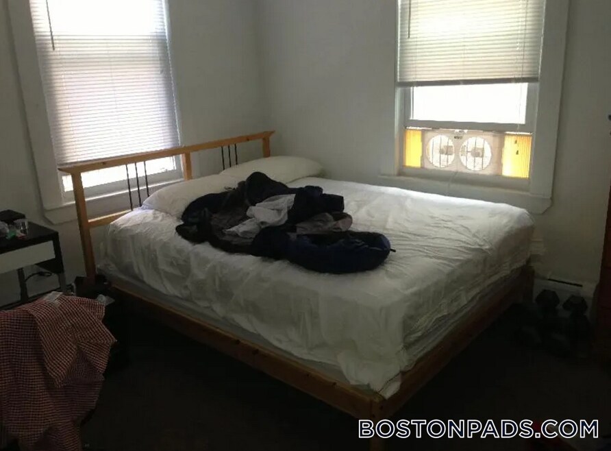 35 Brookline St unit 4, Cambridge, MA 02139 - photo 1