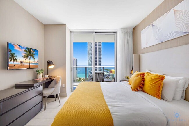 4112 Jimmy Buffett Mem Hwy unit ID1227205P, Hollywood, FL 33019 - photo 2