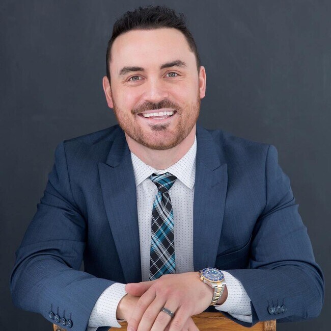 Agent Photo