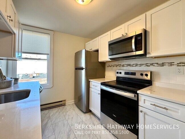 35 Davis Square unit 9, Somerville, MA 02144 - photo 3