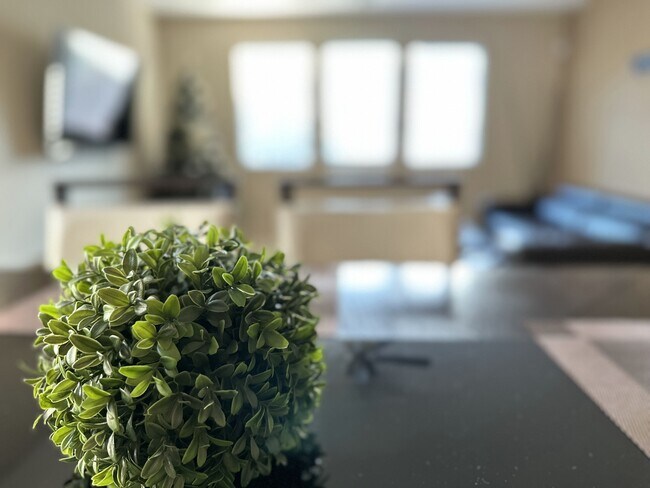 7605 Finishing Touch Ct unit House, Las Vegas, NV 89149 - photo 6