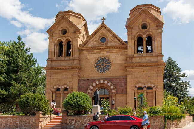 Residents of Encantado live near the historic Santa Fe Plaza.