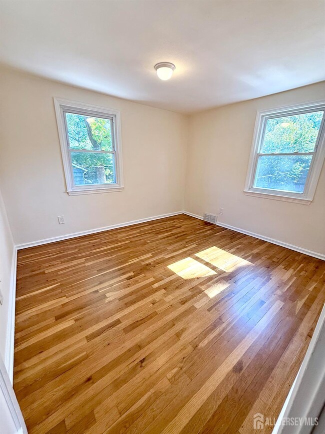 265 Newman St Unit 265 Newman, Metuchen, NJ 08840