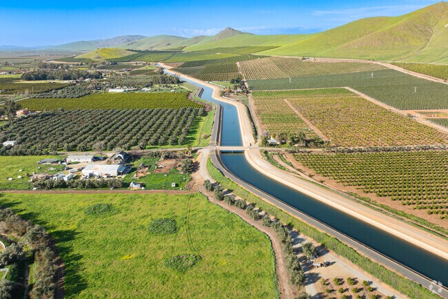 The Friant-Kern canal winds throught the tapestry of orchards in Lindsay.