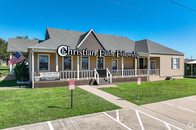 Christian Faith Fellowship welcomes home Ponder residents.