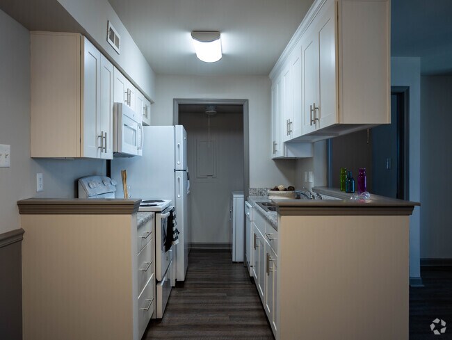 2BD 2BA 950SQFT - Kitchen