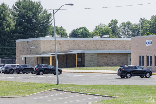 Jefferson Elementary School is an above average, public school Succasunna, NJ.