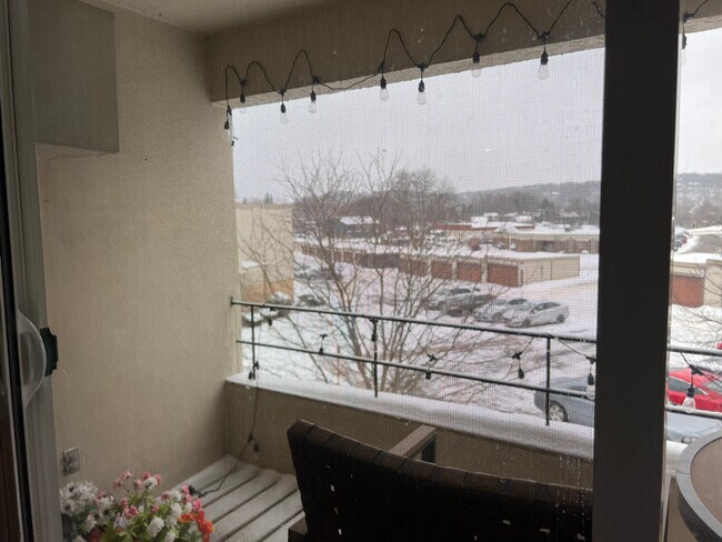 1911 Viking Dr NW unit Building 8 Apt 35, Rochester, MN 55901 - photo 5