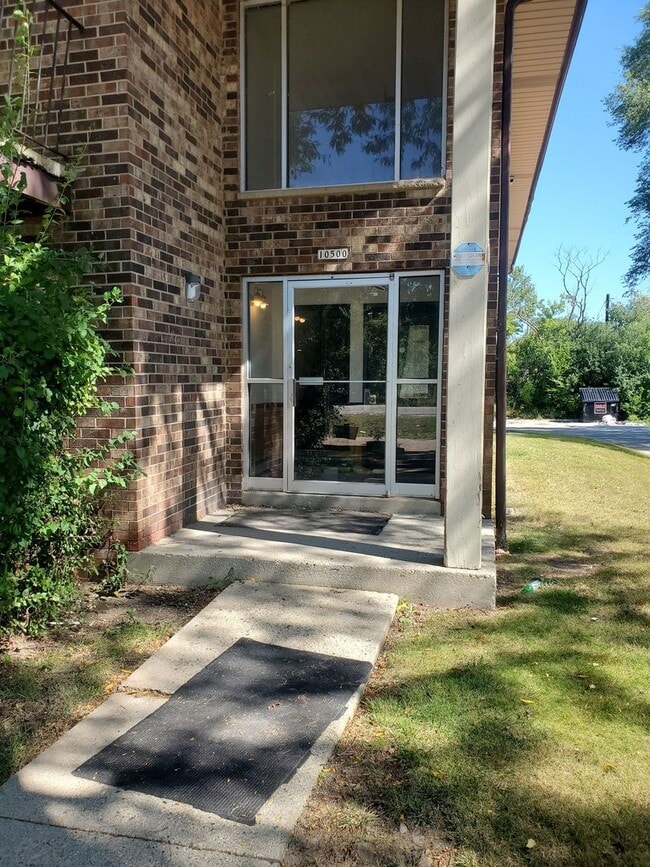 10500 W Fond du Lac Ave Unit 6, Milwaukee, WI 53224