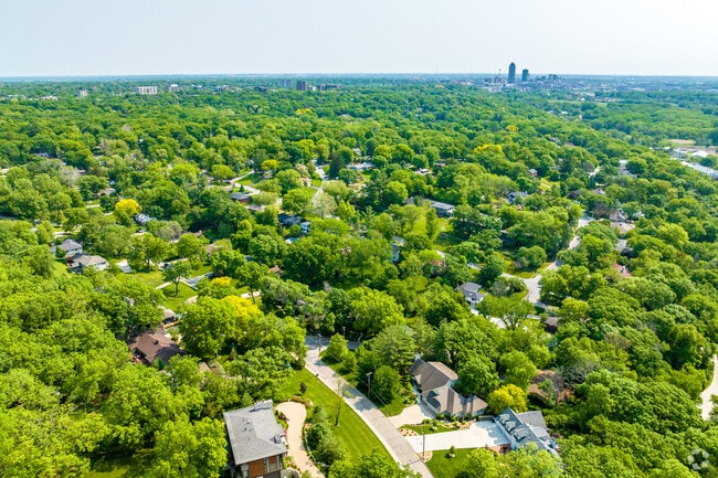 Linden Heights is a historic neighborhood set just west of Downtown Des Moines.