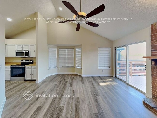 7736 Halleys Dr, Littleton, CO 80125 - photo 5