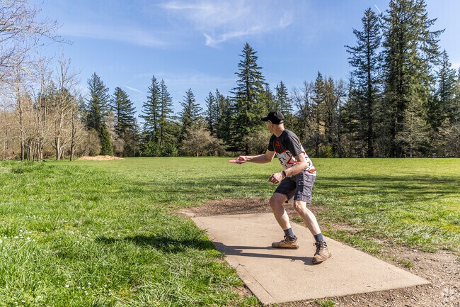 Dabney State Recreation Area in East Sandy River Area offers a disc golf course.