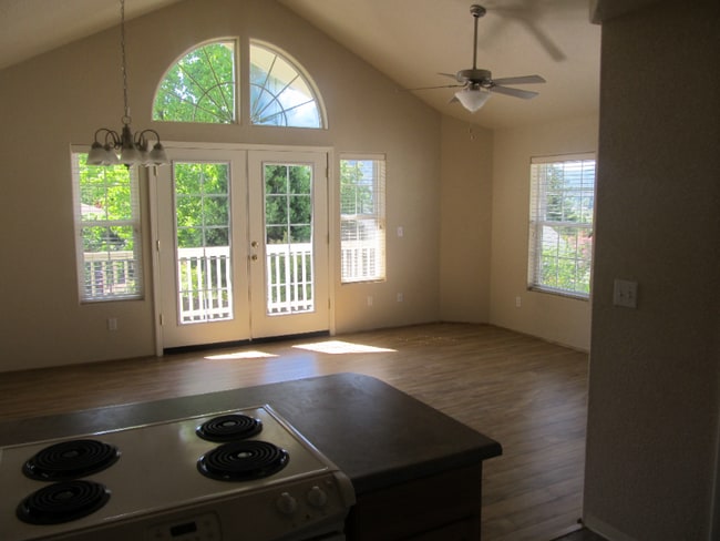 1660 NE Foothill Blvd, Grants Pass, OR 97526 - photo 6