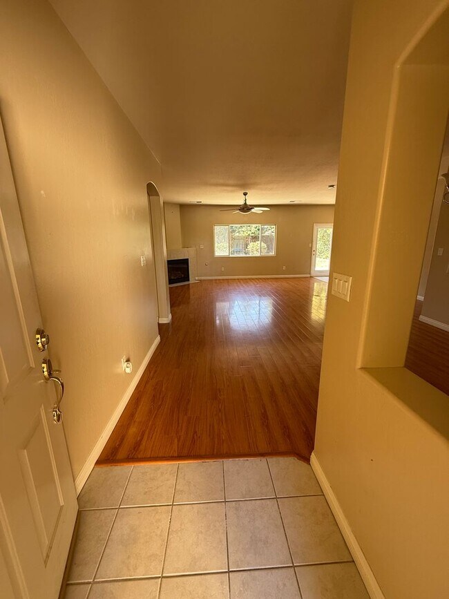 11008 Snowcreek Falls Ave, Bakersfield, CA 93312 - photo 3