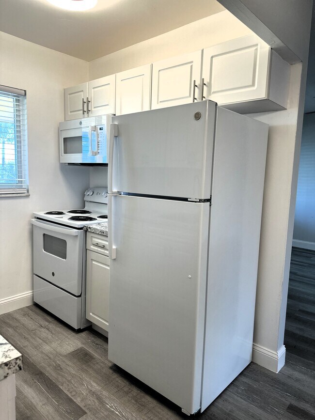 2861 S. SEACREST BLVD APT 3C BOYNTON BEACH, FL 33435, Boynton Beach, FL 33435 - photo 4