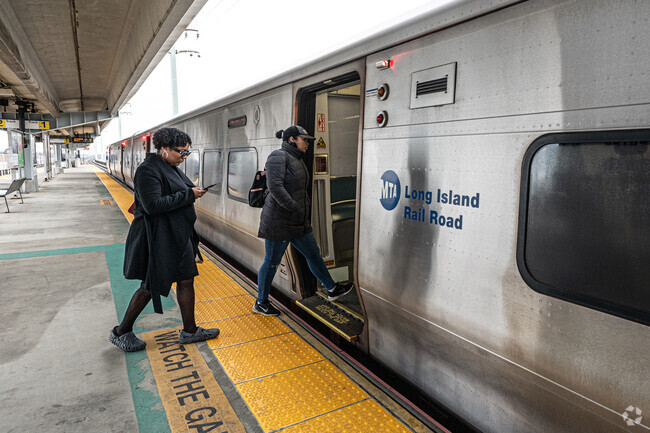 The Lindenhurst Train Station is the go to for North Lindenhurst residence.