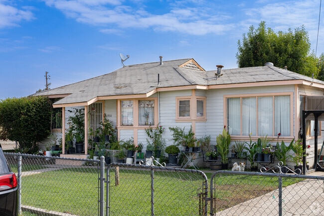 Many of the homes in Homaker Park were built in the early 1900s.