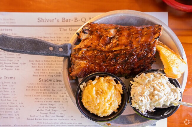 Shiver's BBQ in Modello, FL, serves delicious ribs and sides.