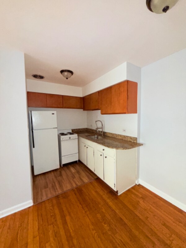 5746 N Sheridan Rd, Chicago, IL 60660 - photo 7