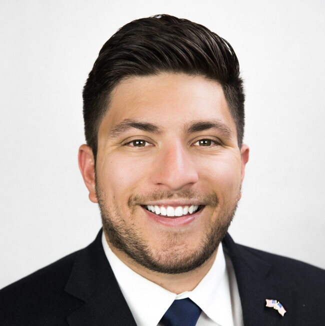 Agent Photo