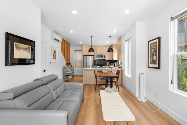 6201 N Amherst St, Portland, OR 97203 - photo 3