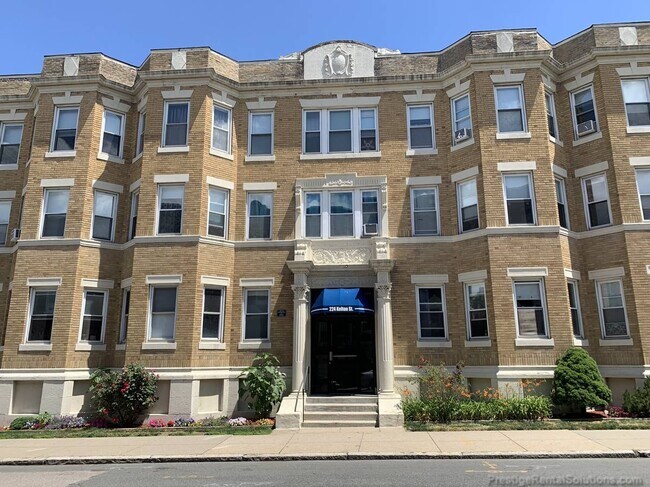 224 Kelton St unit 2, Allston, MA 02134 - photo 2