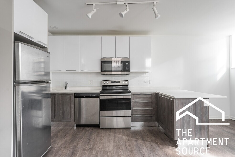 940 W Winona St unit 102, Chicago, IL 60640 - photo 1