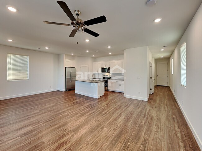 10020 Spire St, Las Vegas, NV 89131 - photo 7