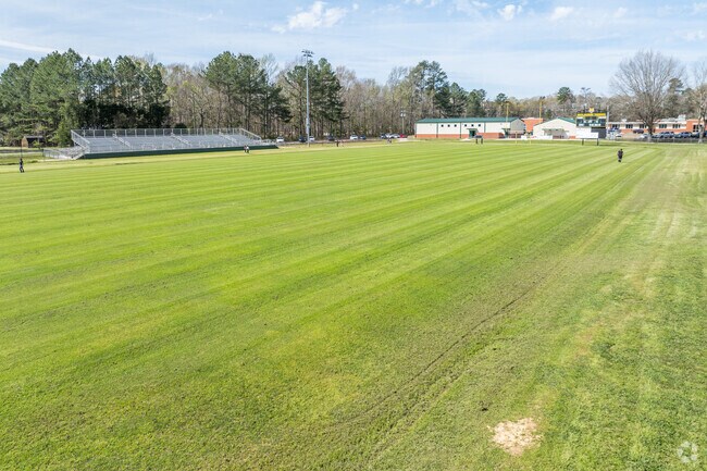 McLaurin High School has a student to teacher ratio of 10 to 1.