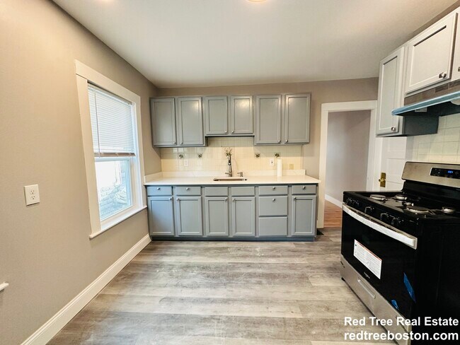 6 Mortimer Place unit 1, Somerville, MA 02145 - photo 3