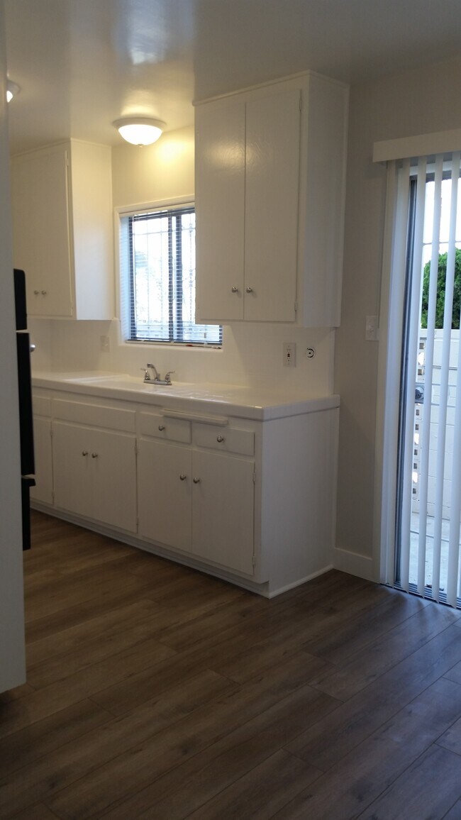 641 Border Ave unit 2, Torrance, CA 90501 - photo 4