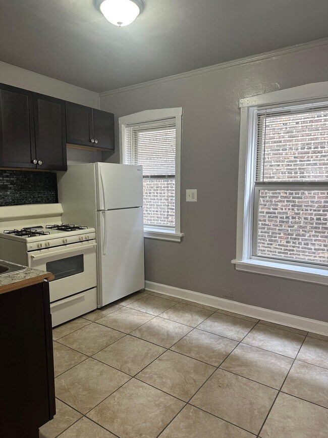 4033 W Melrose St Unit ONE BED, Chicago, IL 60641