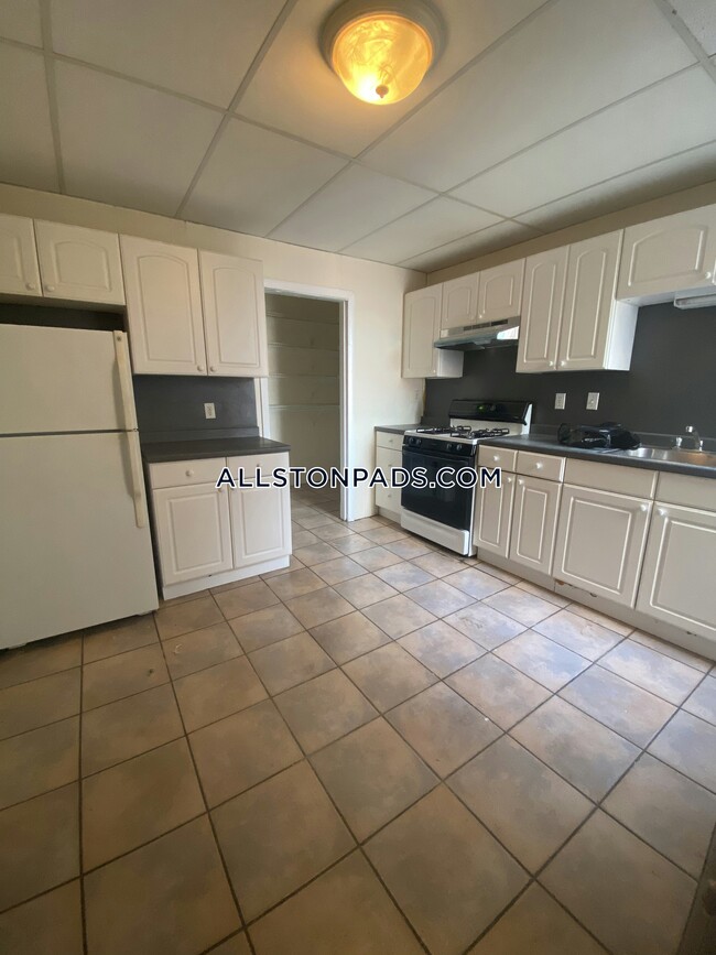 437 Cambridge St Unit 5, Boston, MA 02134