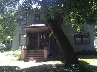 216 9th St, Ames, IA 50010