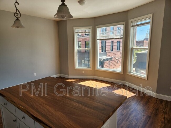 83 W Pearl St unit 2, Nashua, NH 03060 - photo 3