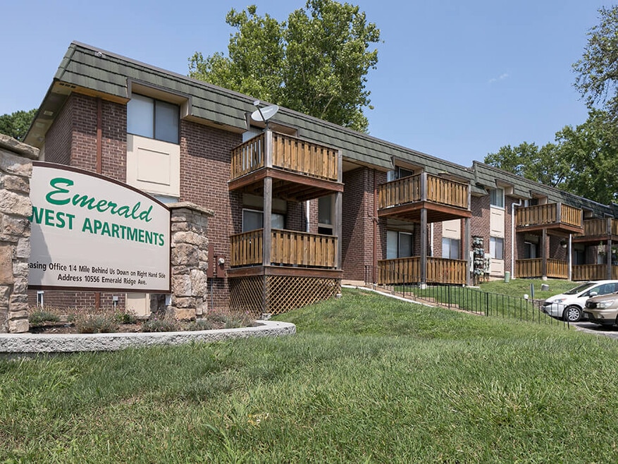 Welcome to Emerald Crossing Apartments!