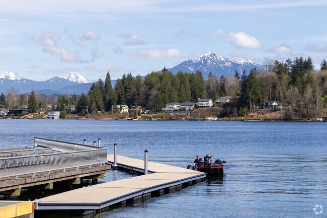 Davies Beach at Lake Stevens features a public dock and stunning views.