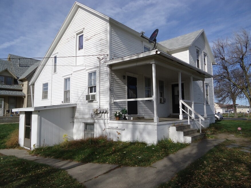 501 Elm Ave unit C, Norfolk, NE 68701 - photo 1