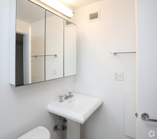 The Bond, Washington, DC 20036 - photo 4