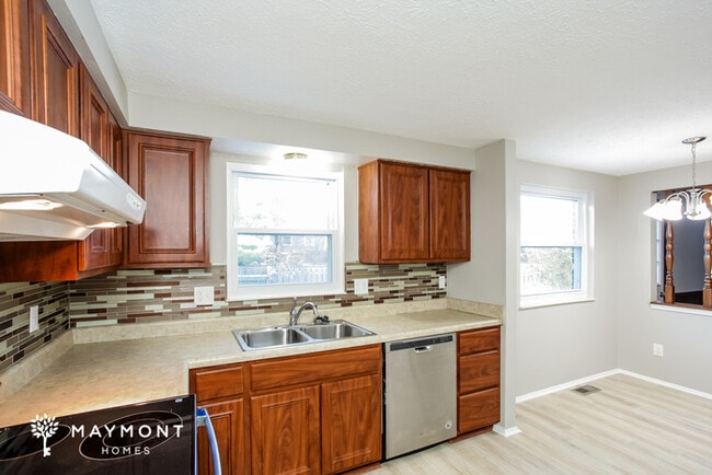 1328 Brownswood Dr, Brownsburg, IN 46112 - photo 6